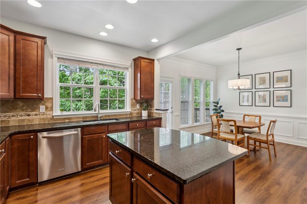 343 Ardmore Court NW