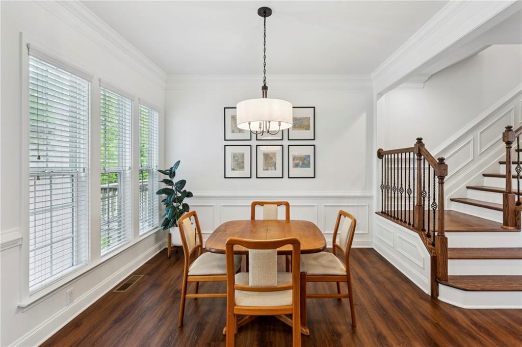 343 Ardmore Court NW