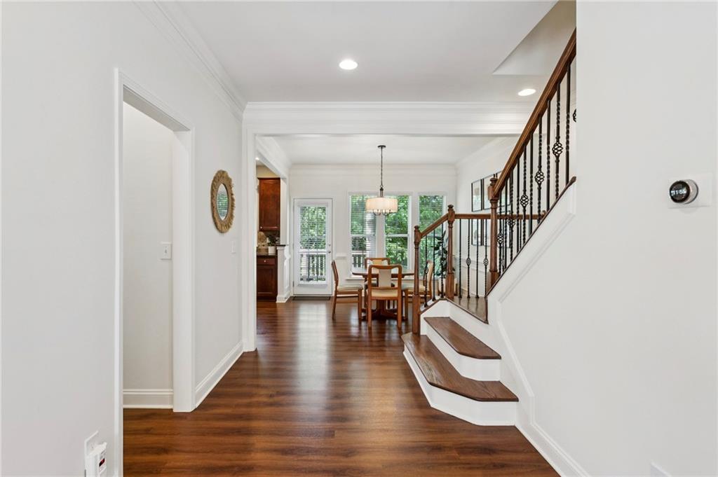 343 Ardmore Court NW