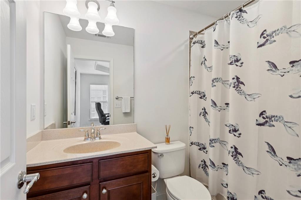 343 Ardmore Court NW
