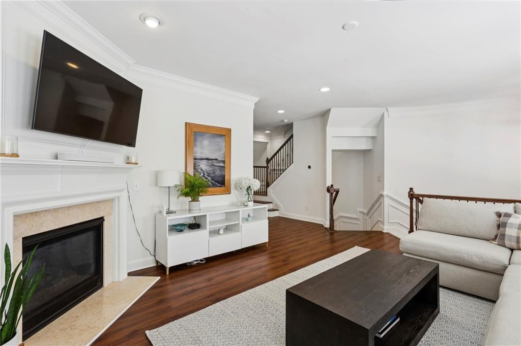 343 Ardmore Court NW