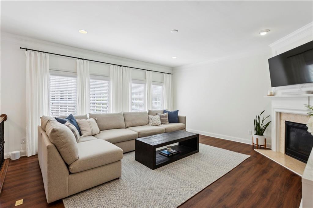 343 Ardmore Court NW