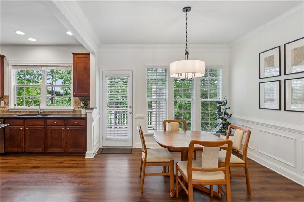 343 Ardmore Court NW