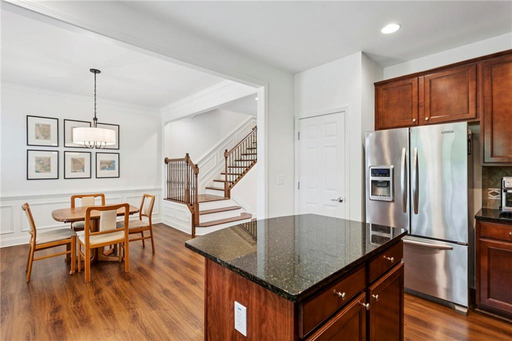 343 Ardmore Court NW