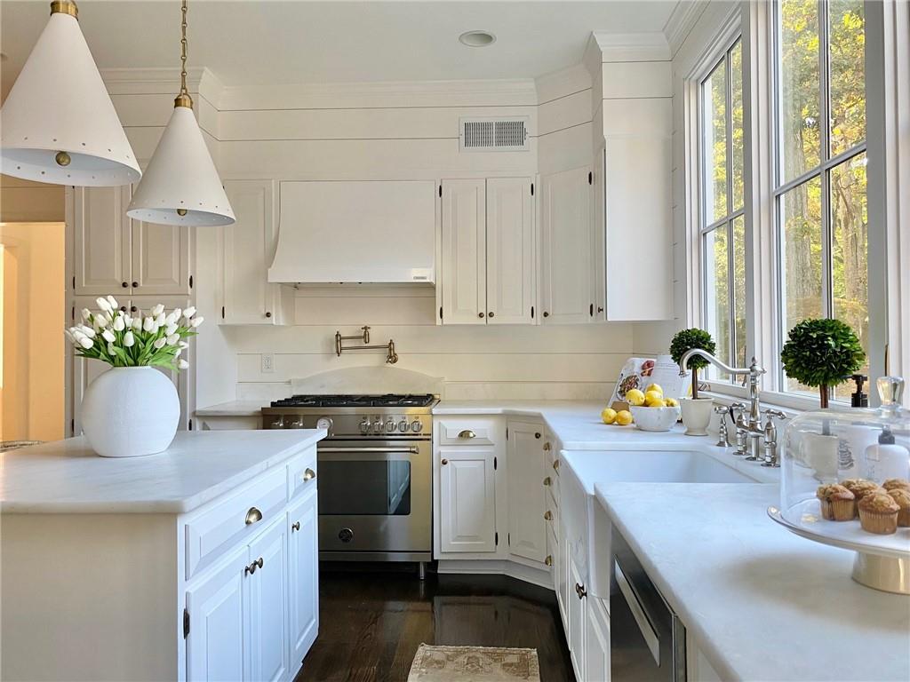 4087 Beechwood Drive NW