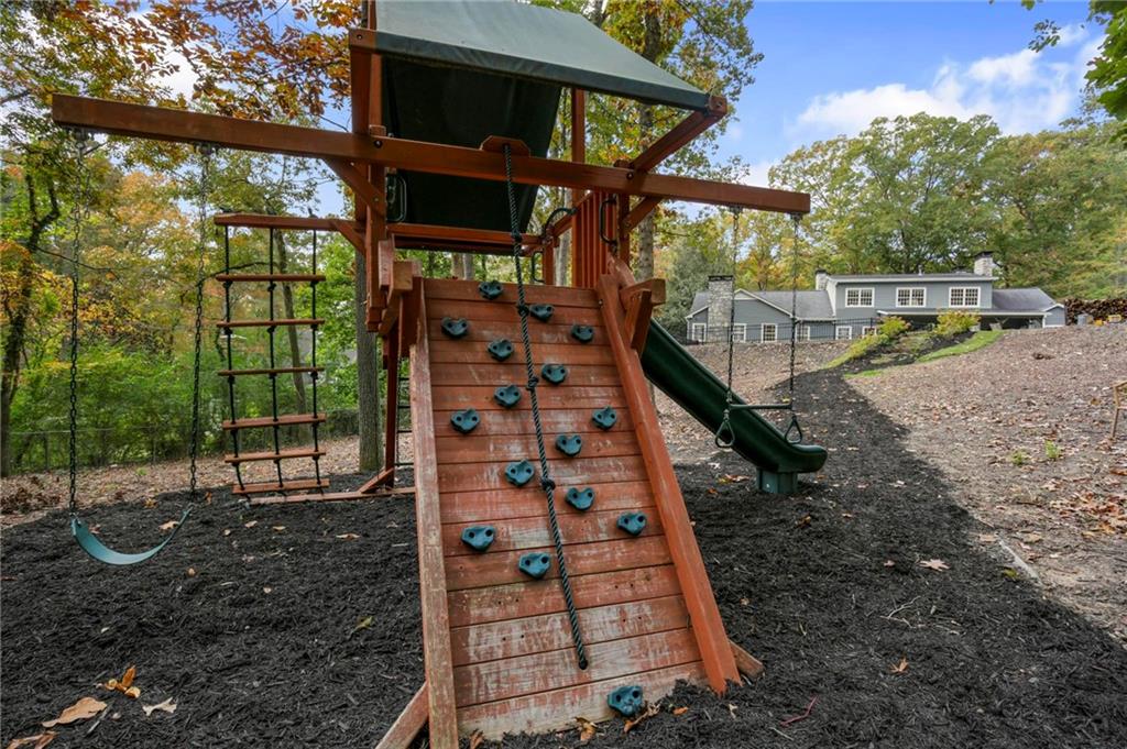 4087 Beechwood Drive NW