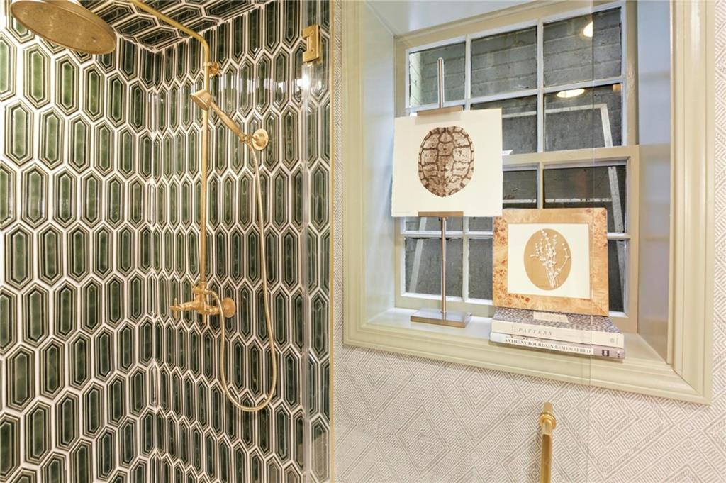 4087 Beechwood Drive NW