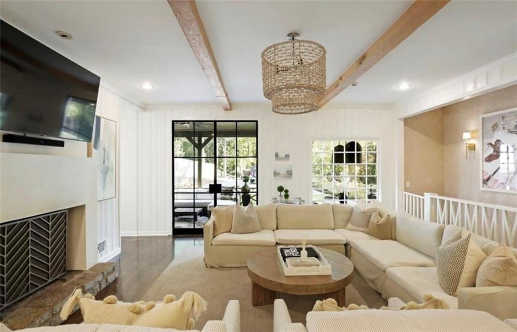 4087 Beechwood Drive NW