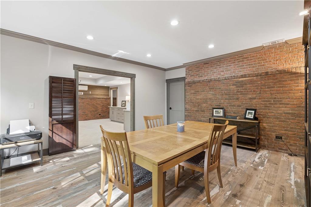 210 Wicklawn Way