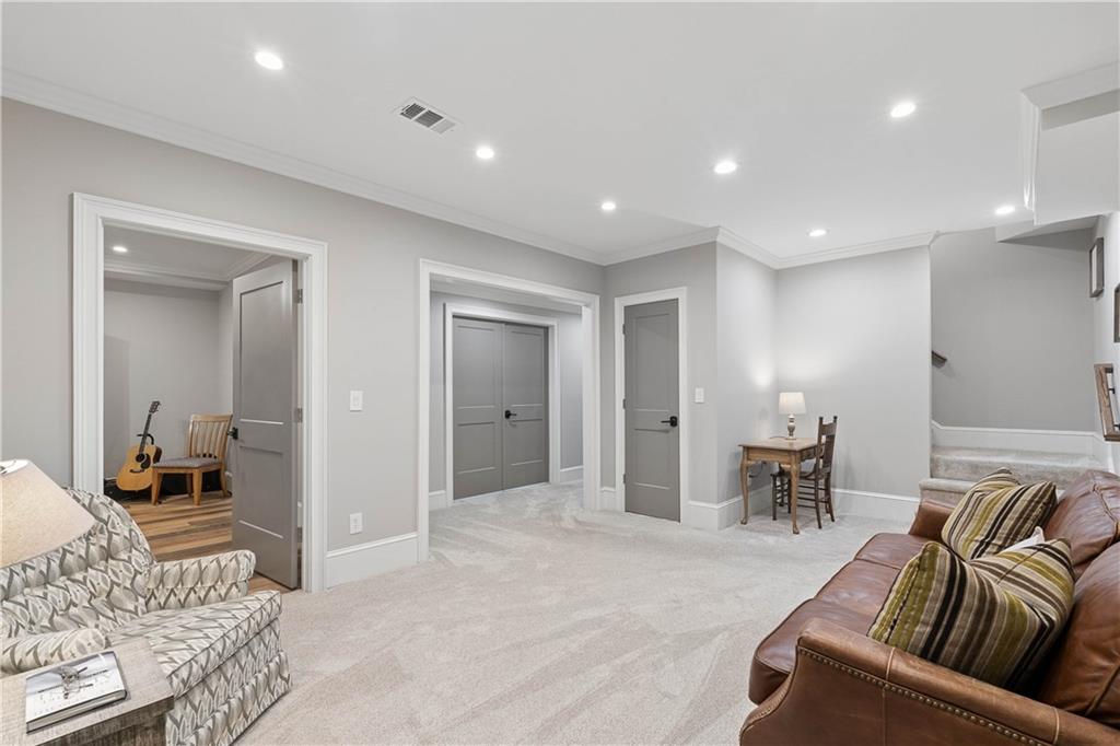 210 Wicklawn Way