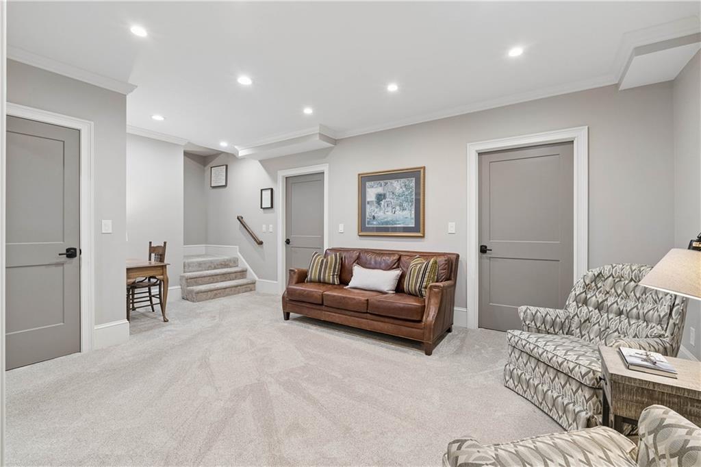 210 Wicklawn Way