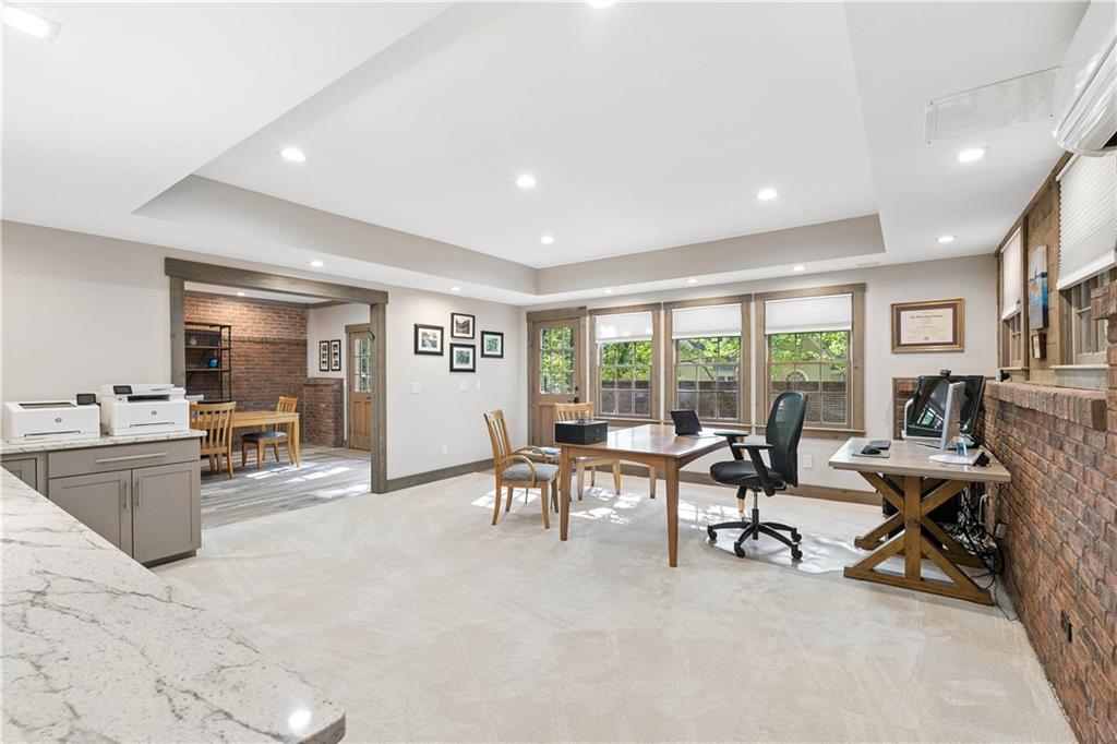 210 Wicklawn Way