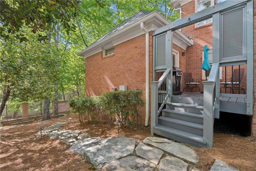 210 Wicklawn Way