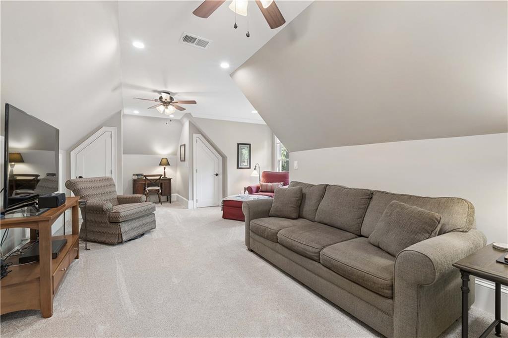 210 Wicklawn Way
