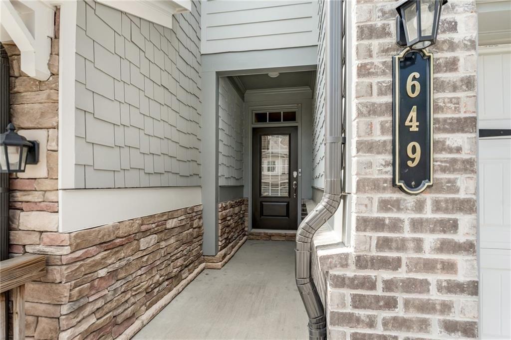 649 Isom Walk
