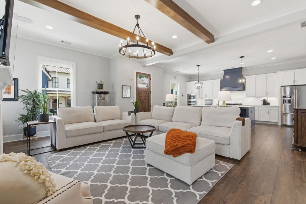 1822 Commons Circle