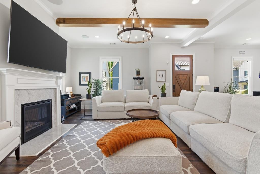 1822 Commons Circle