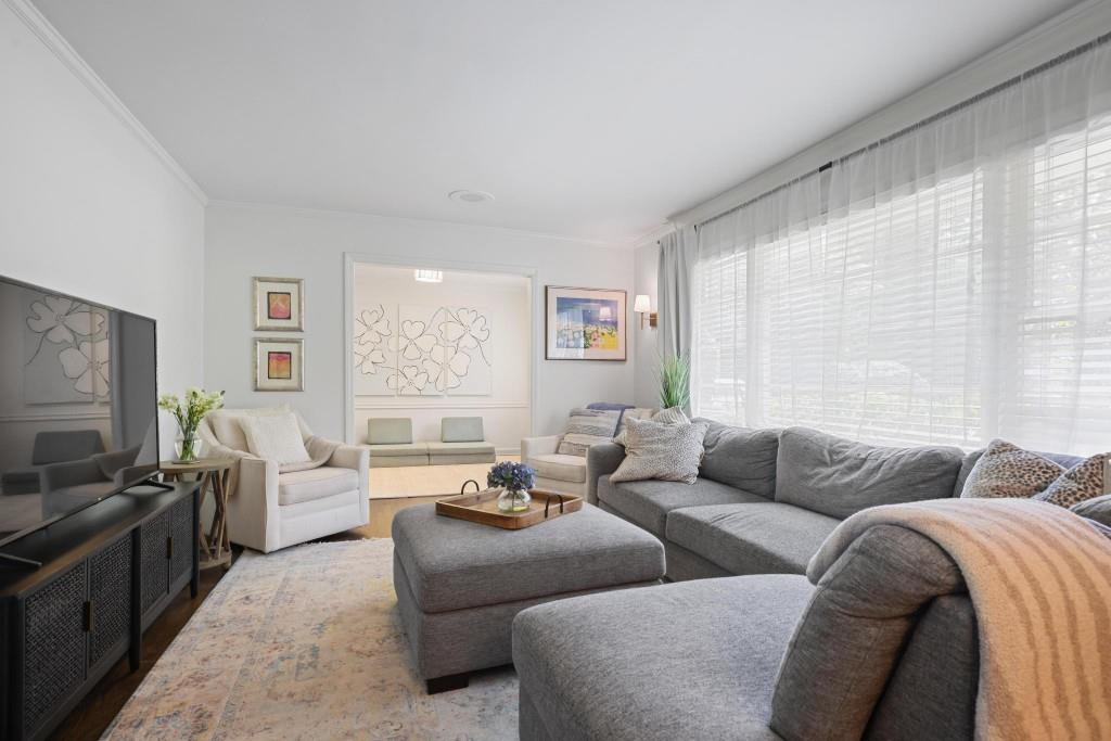 550 Windsor Parkway