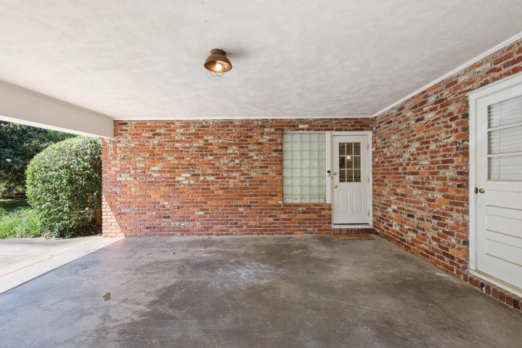 550 Windsor Parkway