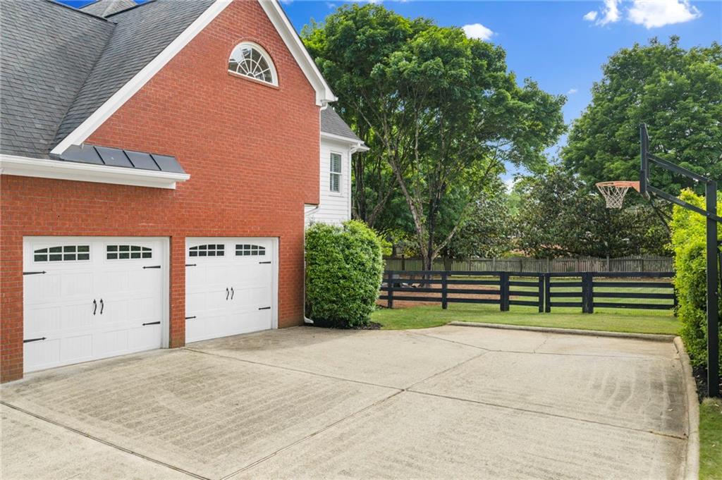 210 Hamilton Way