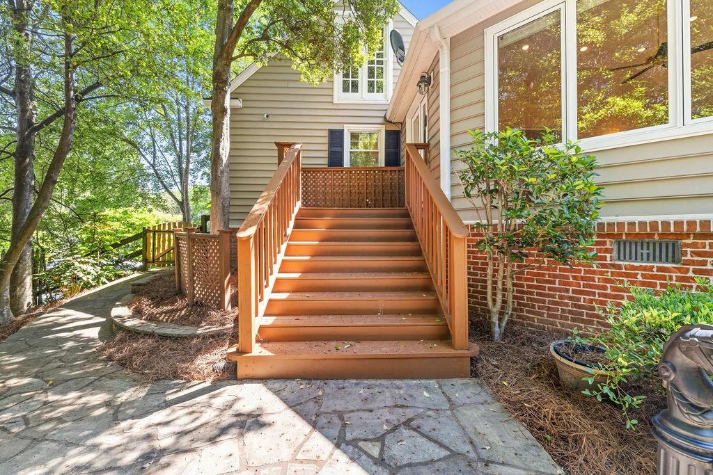 5054 Pine Bark Circle