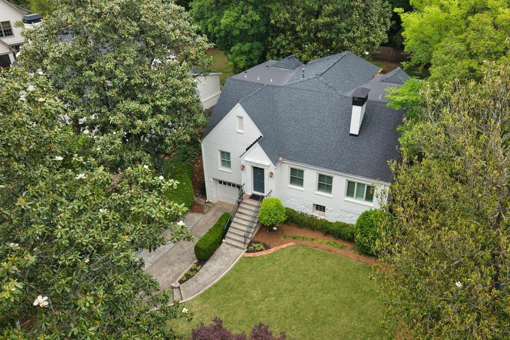256 Alberta Drive NE