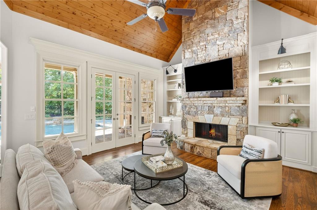 809 Creekside Trail