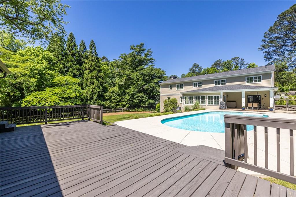 429 Valley Brook Drive NE