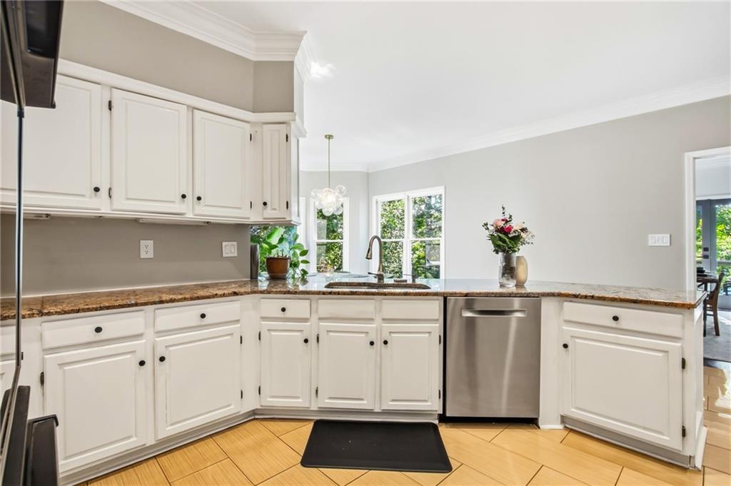 39 Plantation Drive NE