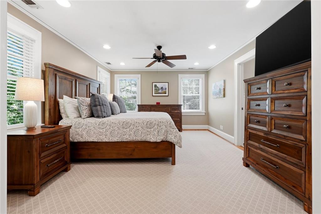 2132 Fairhaven Circle NE