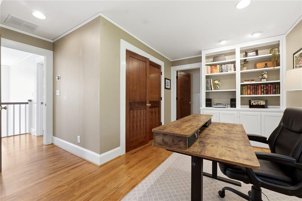 2132 Fairhaven Circle NE