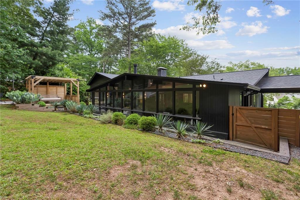 560 Spalding Drive