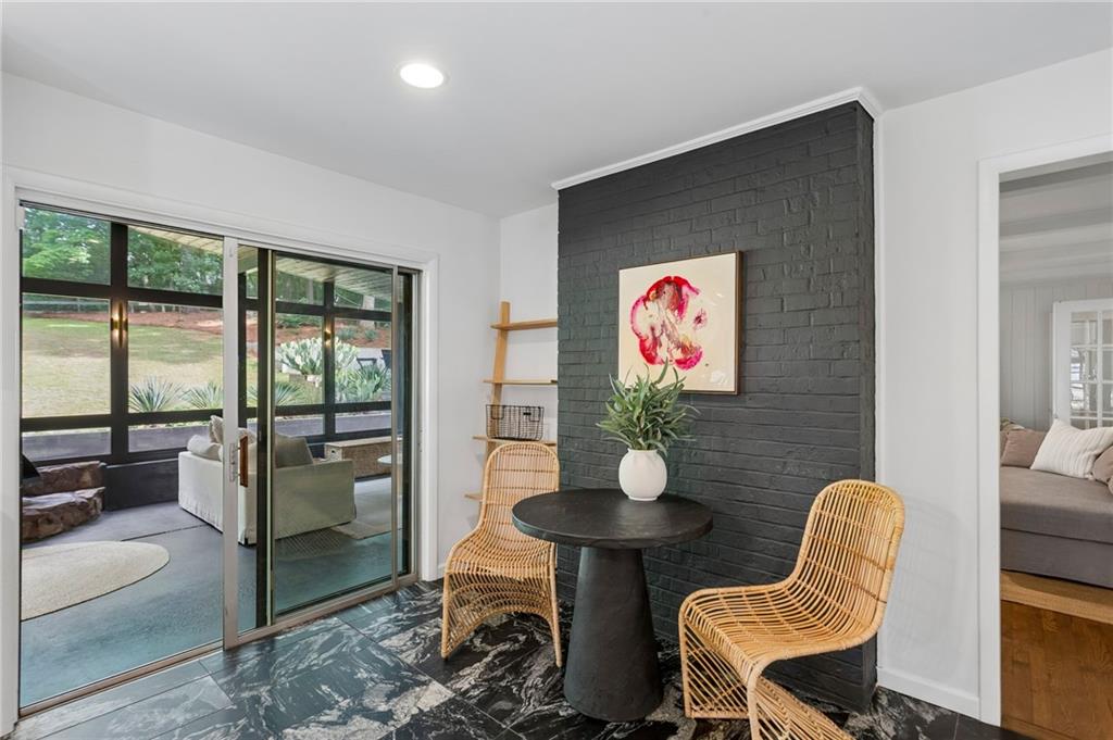 560 Spalding Drive