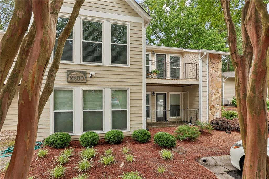2214 Lake Pointe Circle