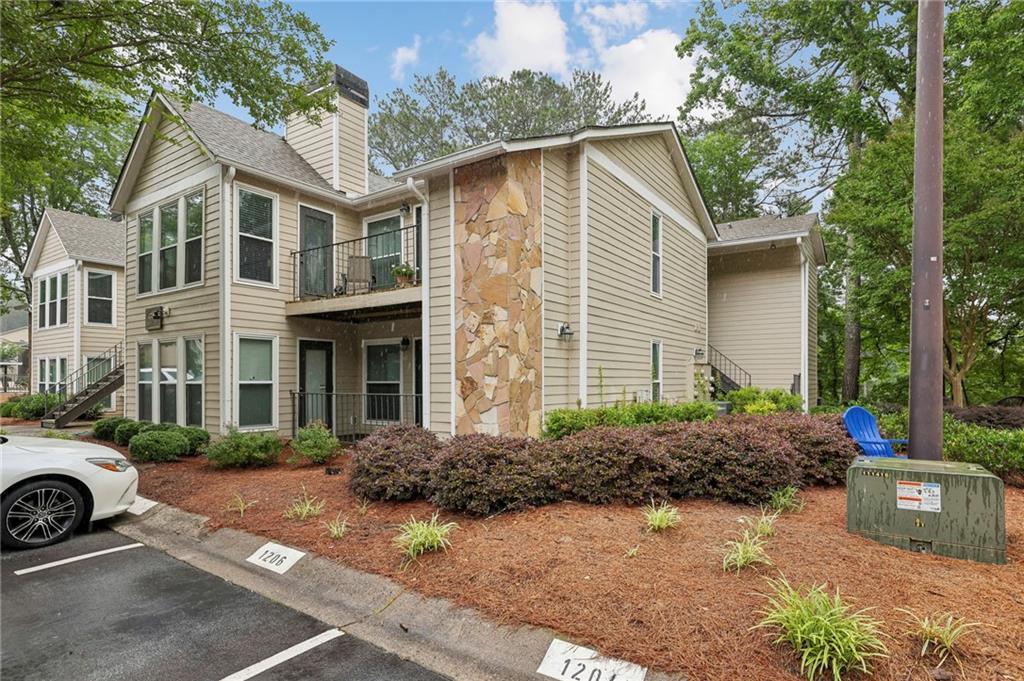 2214 Lake Pointe Circle