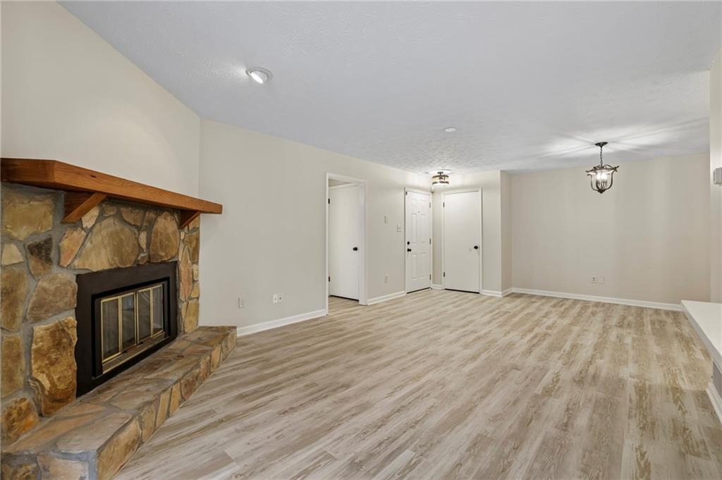 2214 Lake Pointe Circle