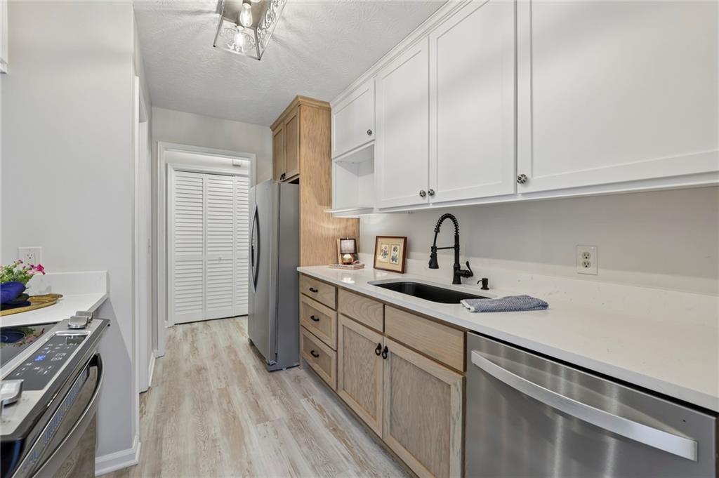 2214 Lake Pointe Circle