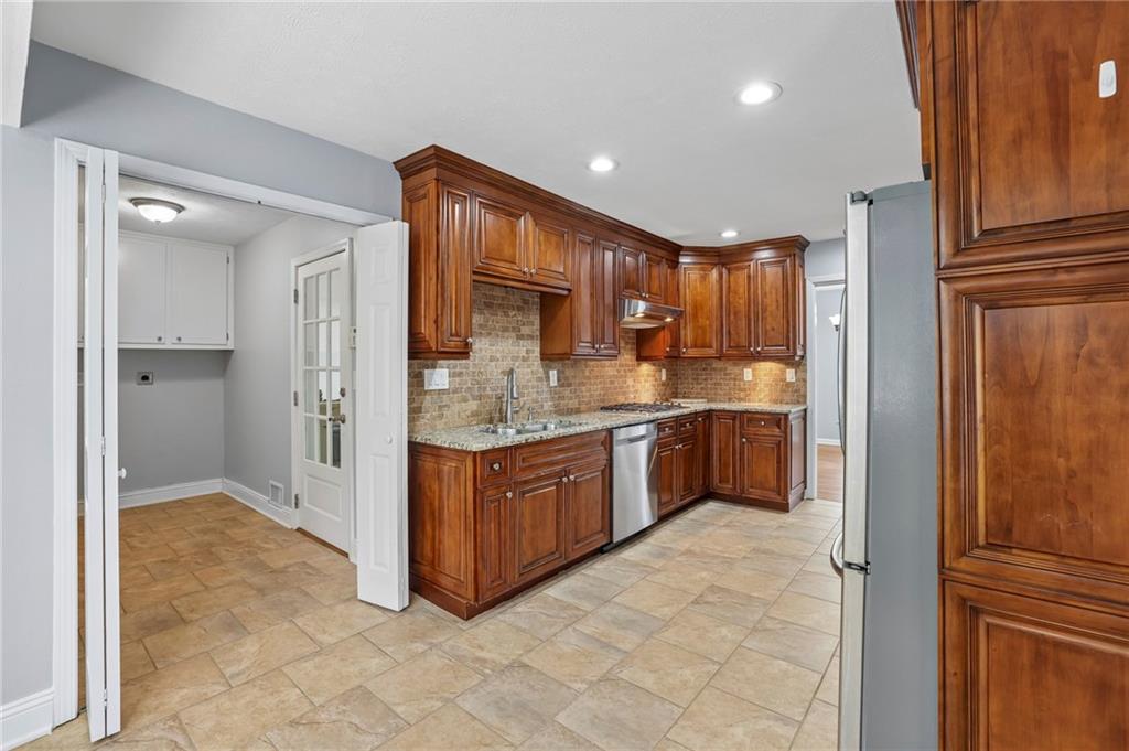 5209 Happy Hollow Road
