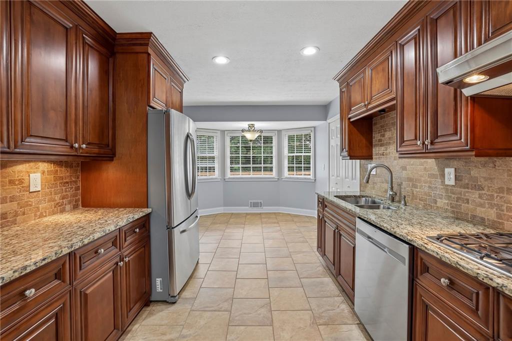 5209 Happy Hollow Road