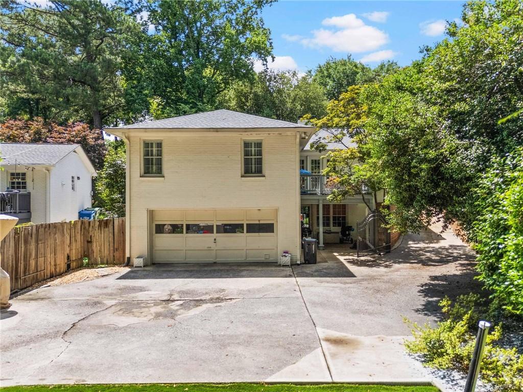 1556 Walthall Court NW