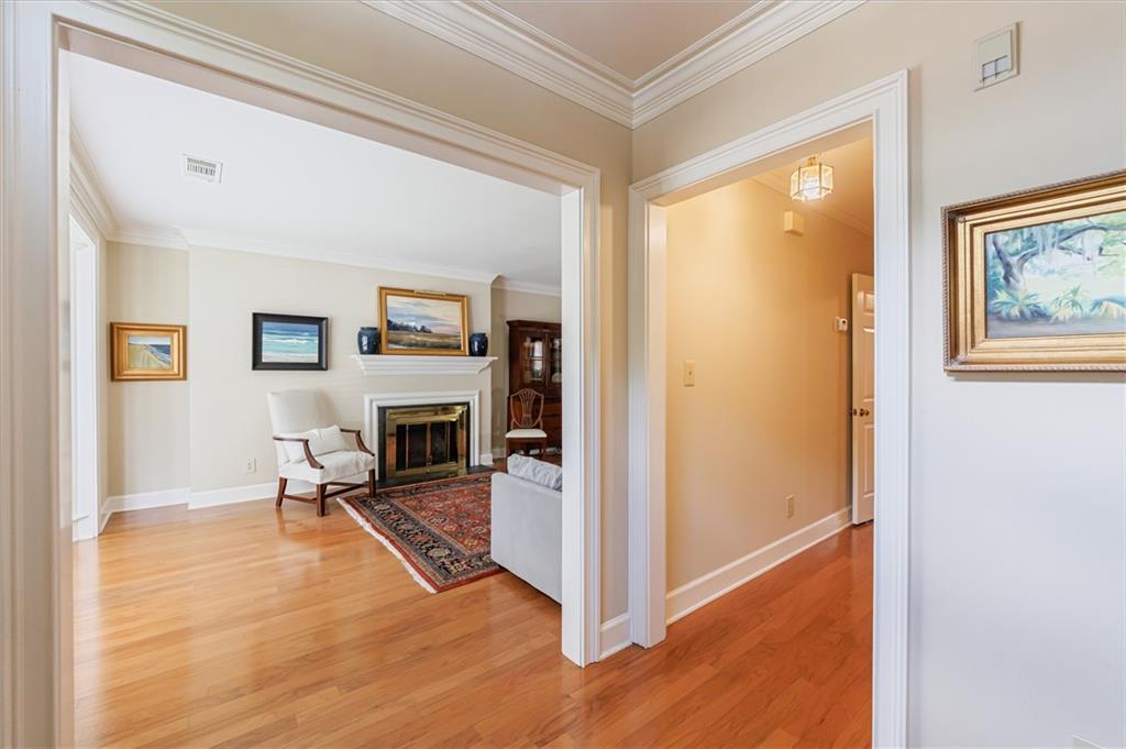 290 Windsor Parkway