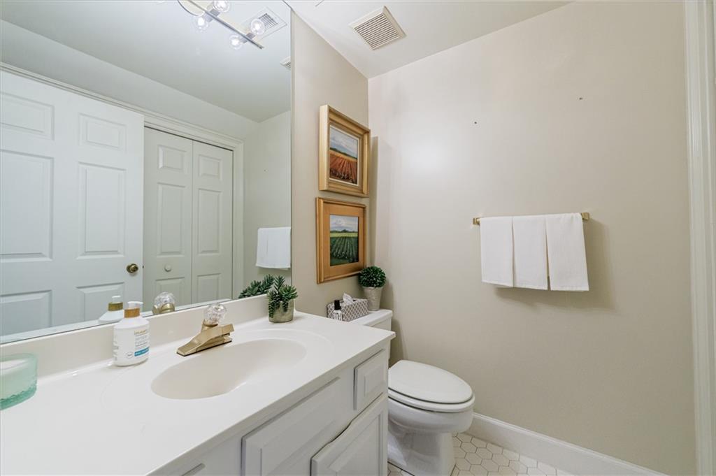 290 Windsor Parkway