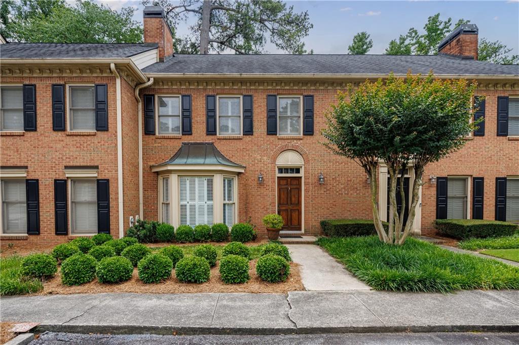 290 Windsor Parkway