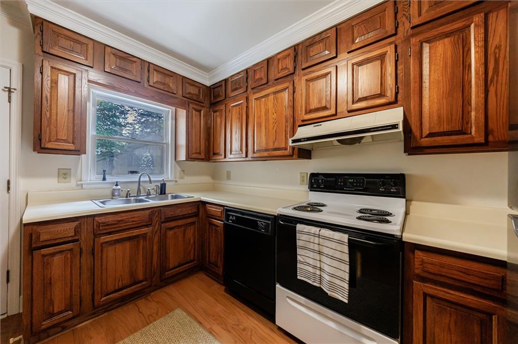 290 Windsor Parkway