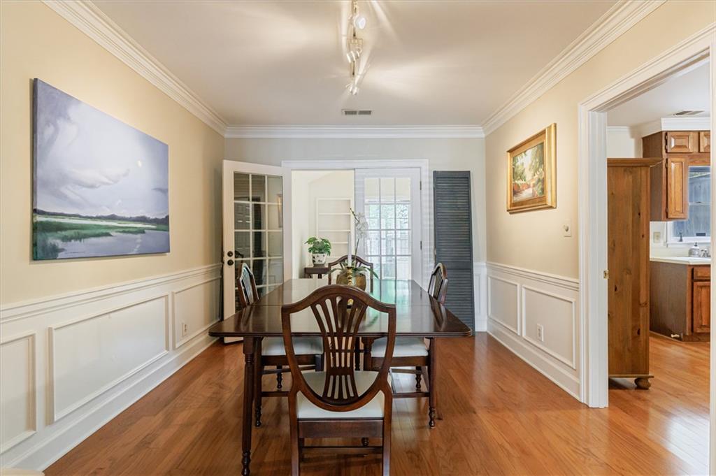 290 Windsor Parkway