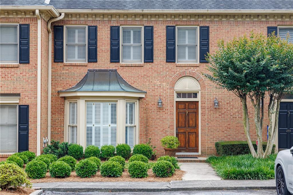 290 Windsor Parkway