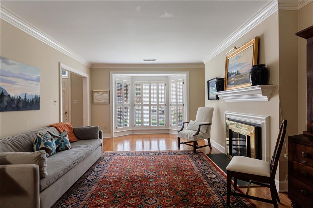 290 Windsor Parkway