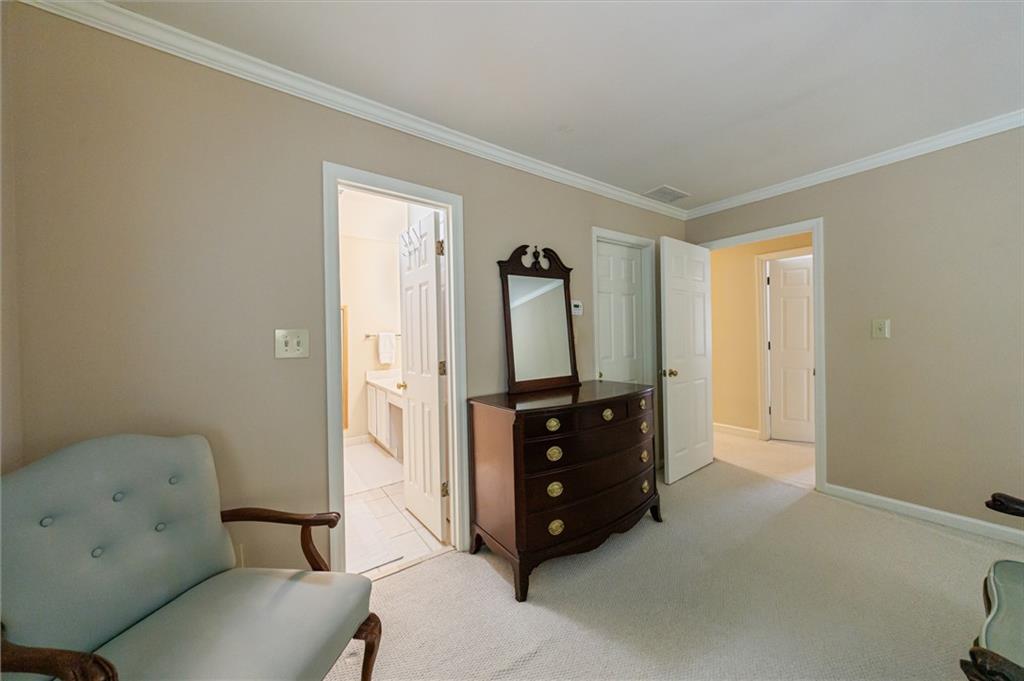 290 Windsor Parkway