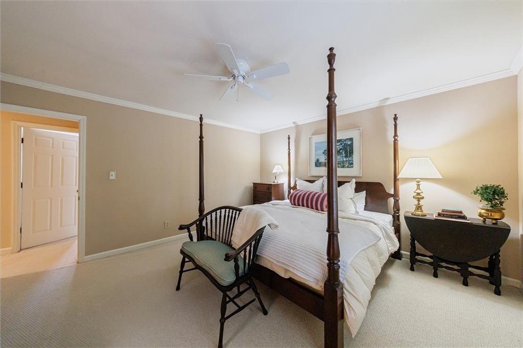290 Windsor Parkway