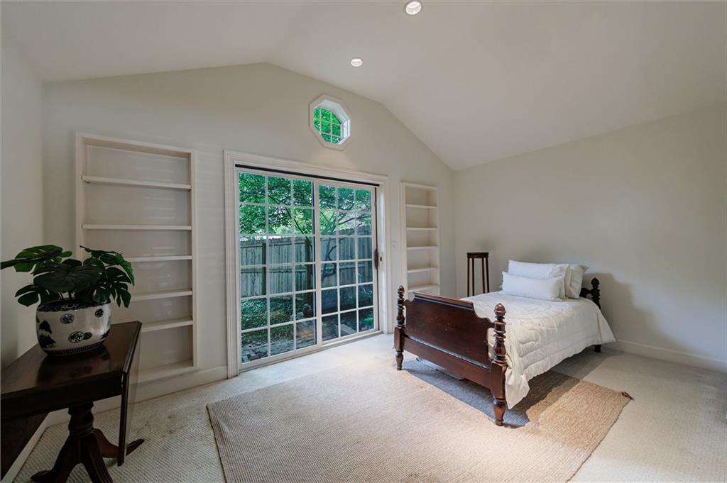 290 Windsor Parkway